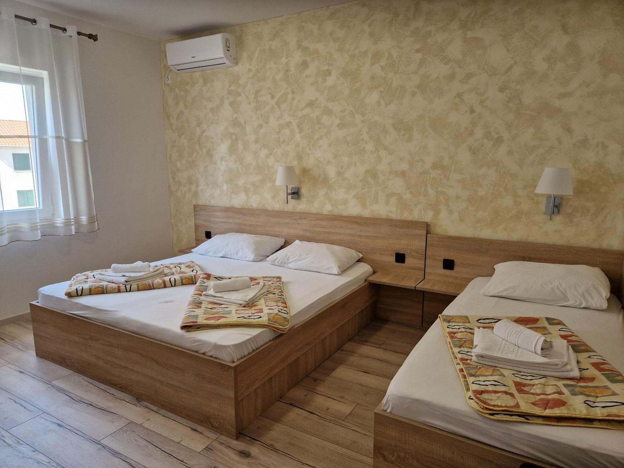 Apartment And Rooms Amenka Novalja Extérieur photo