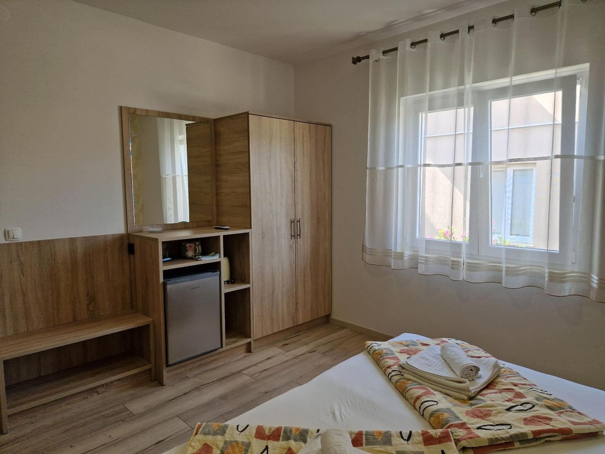 Apartment And Rooms Amenka Novalja Extérieur photo
