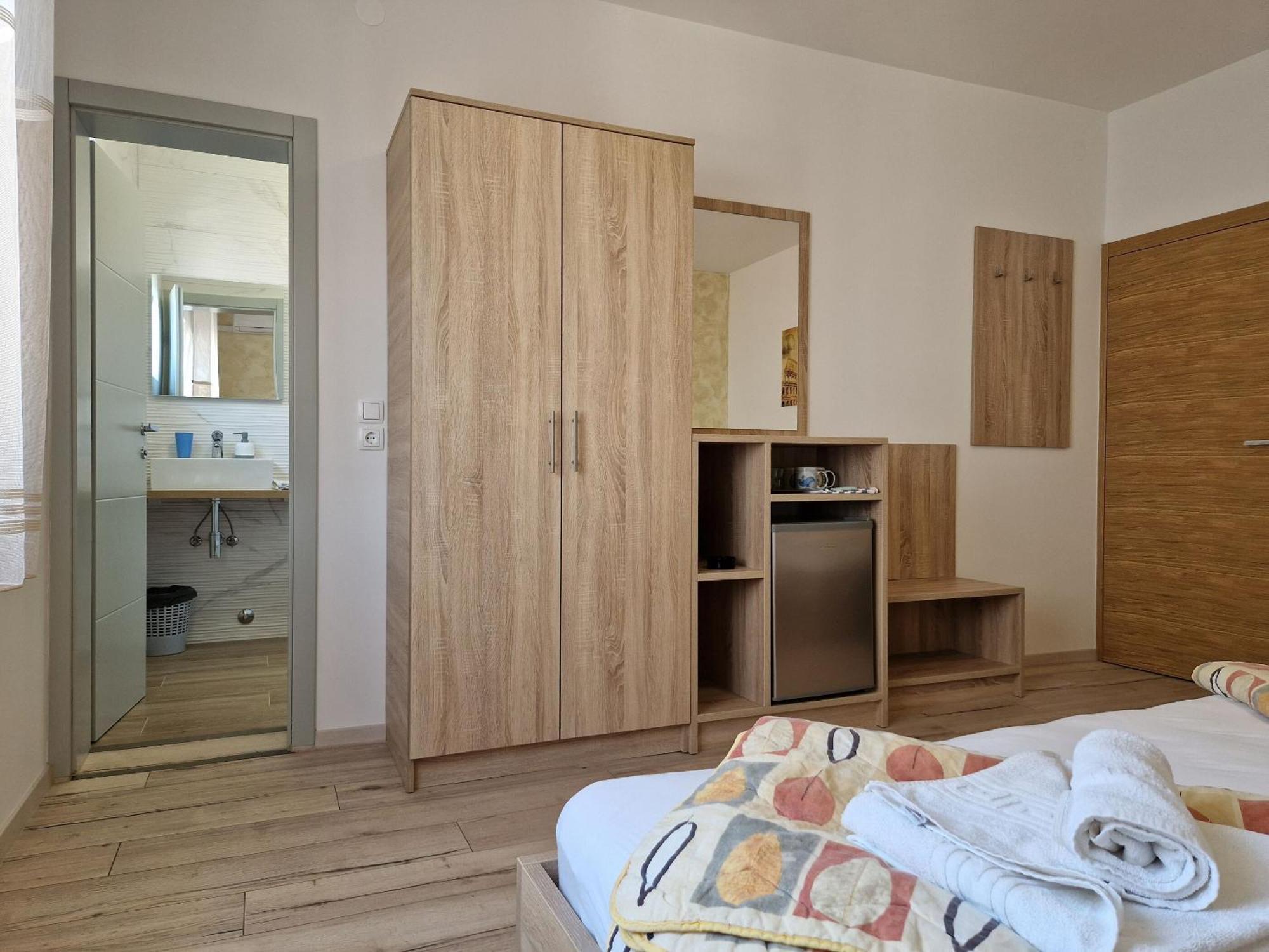 Apartment And Rooms Amenka Novalja Extérieur photo