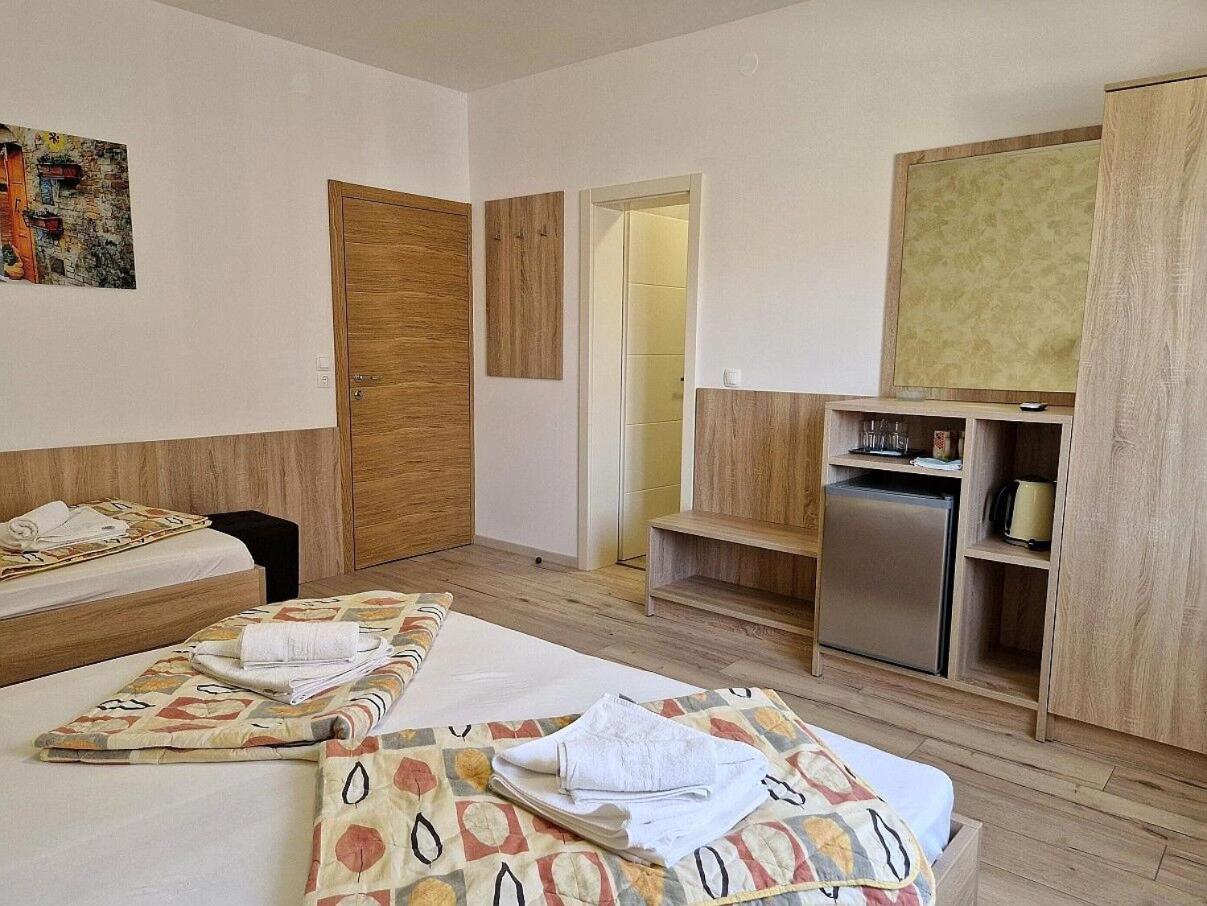 Apartment And Rooms Amenka Novalja Extérieur photo